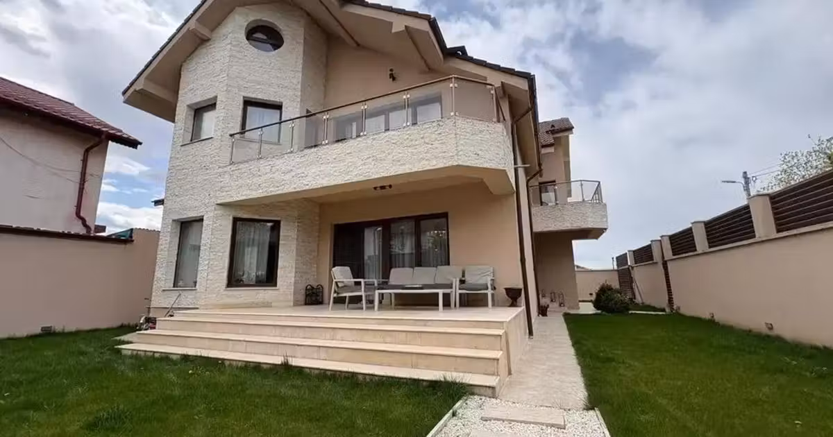 Casă de vânzare cu 6 camere în Pantelimon
