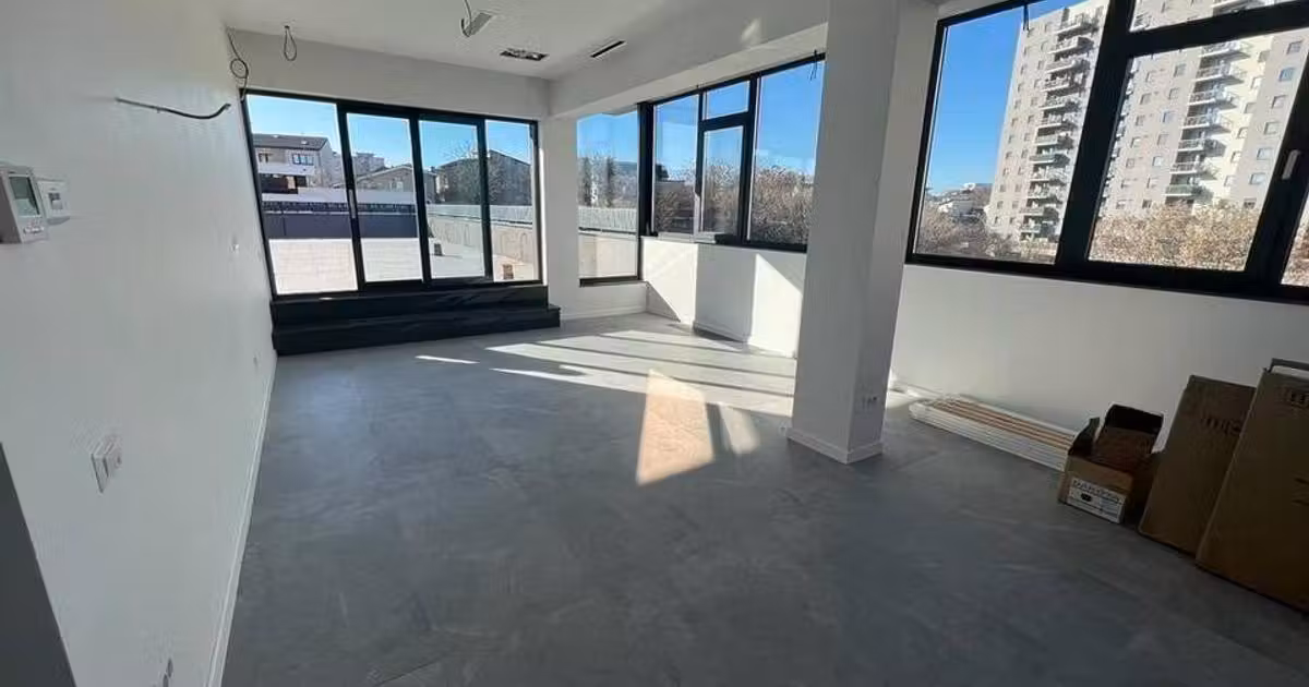 Penthouse de vânzare cu 3 camere în zona Tineretului, Sector 4