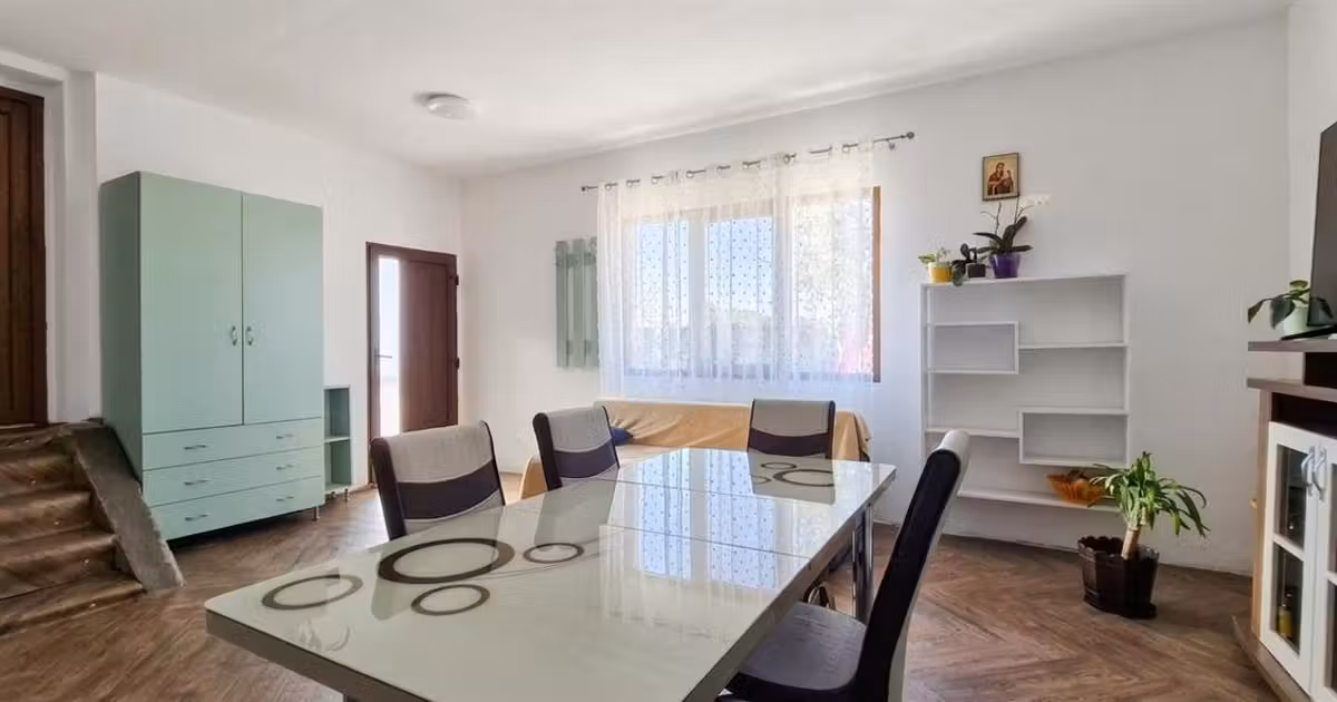 Casă de vânzare cu 2 camere în Nojorid