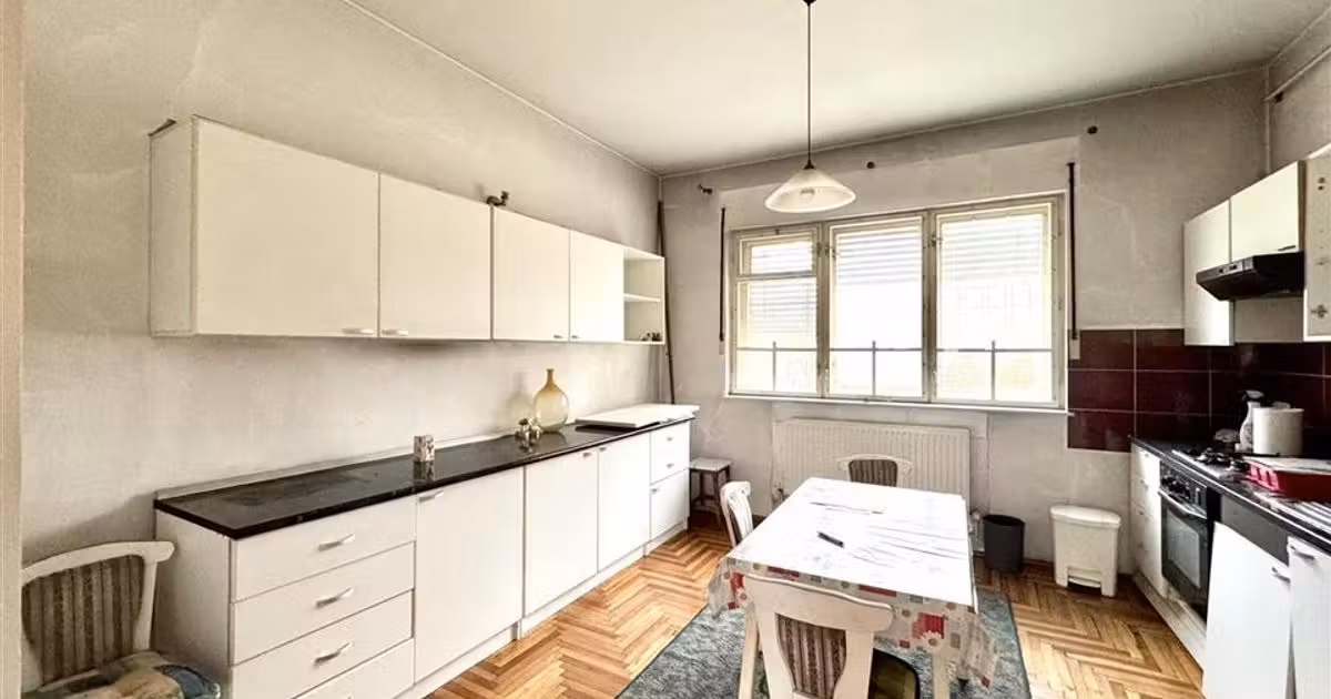 Casă individuală de vânzare cu 2 camere în zona Central, Brașov