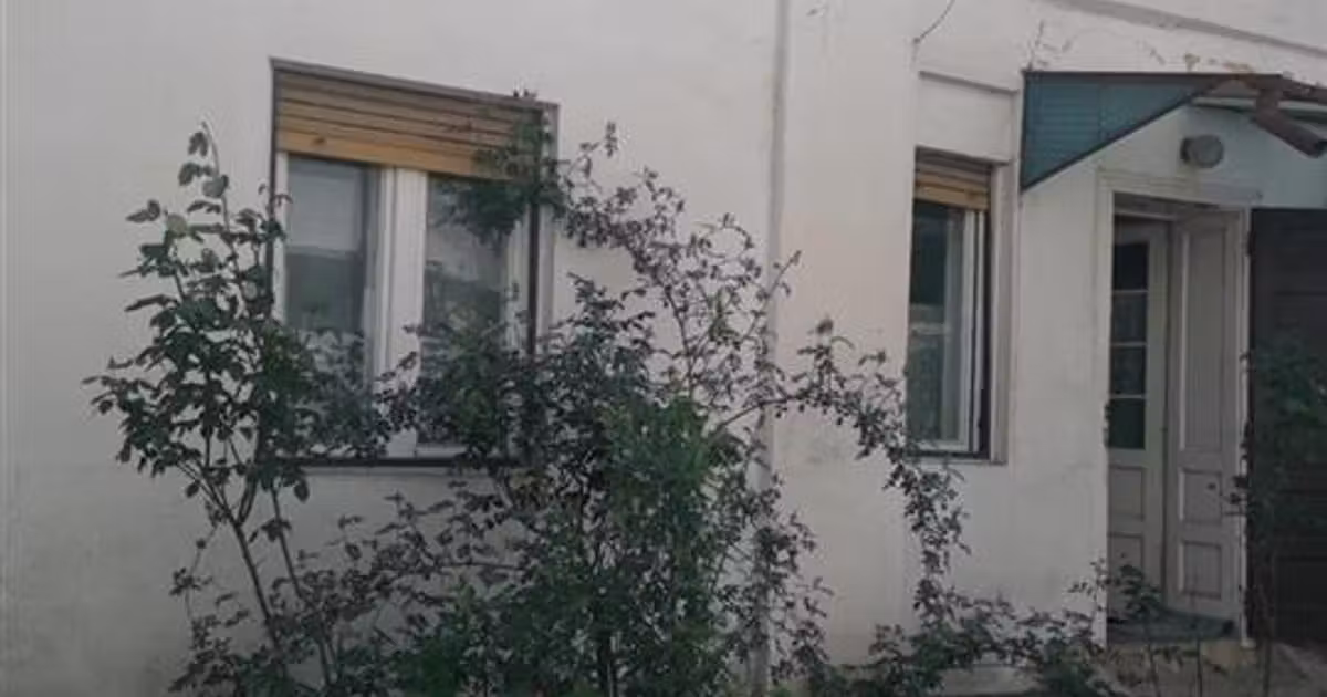 Casă individuală de vânzare cu 2 camere în zona Central, Oradea