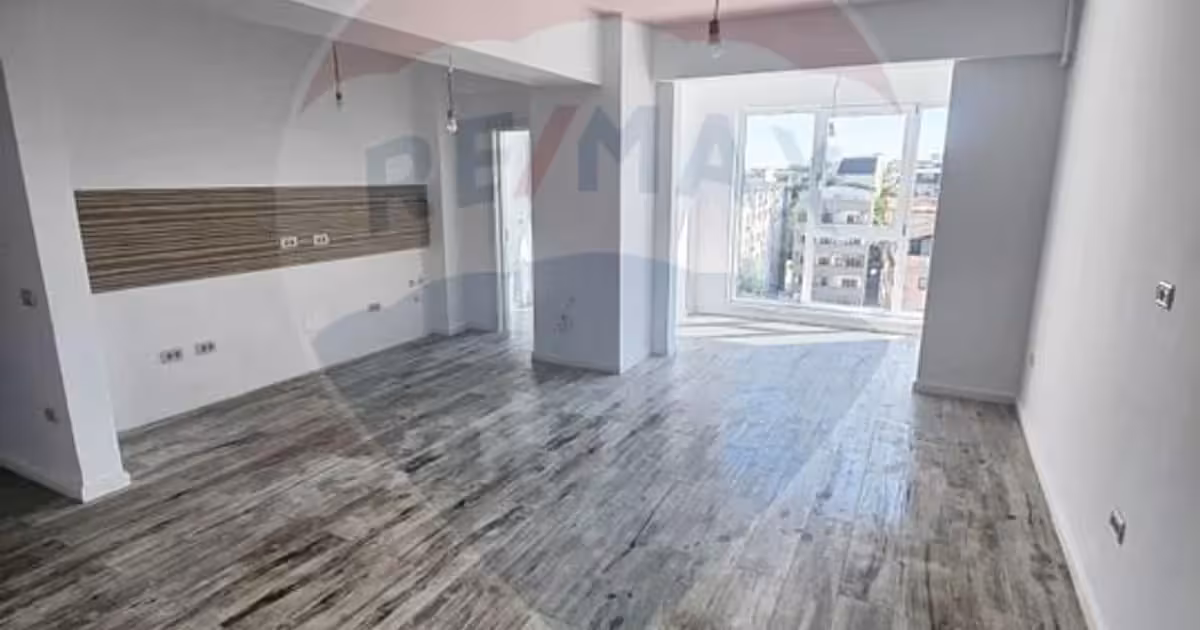 Apartament de vânzare cu 3 camere în zona Calea Severinului, Craiova