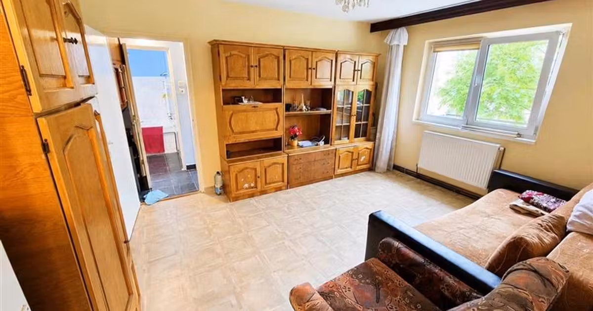 Apartament de vânzare cu 2 camere, mobilat în zona Vlahuță, Brașov