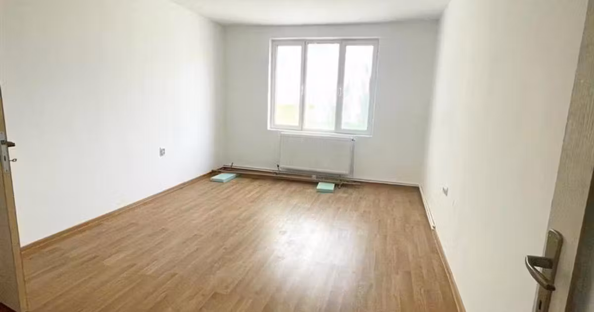 Apartament de vânzare cu 3 camere în zona Astra, Brașov