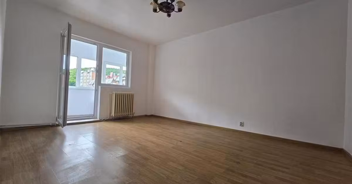 Apartament de vânzare cu 2 camere în zona Răcădău, Brașov