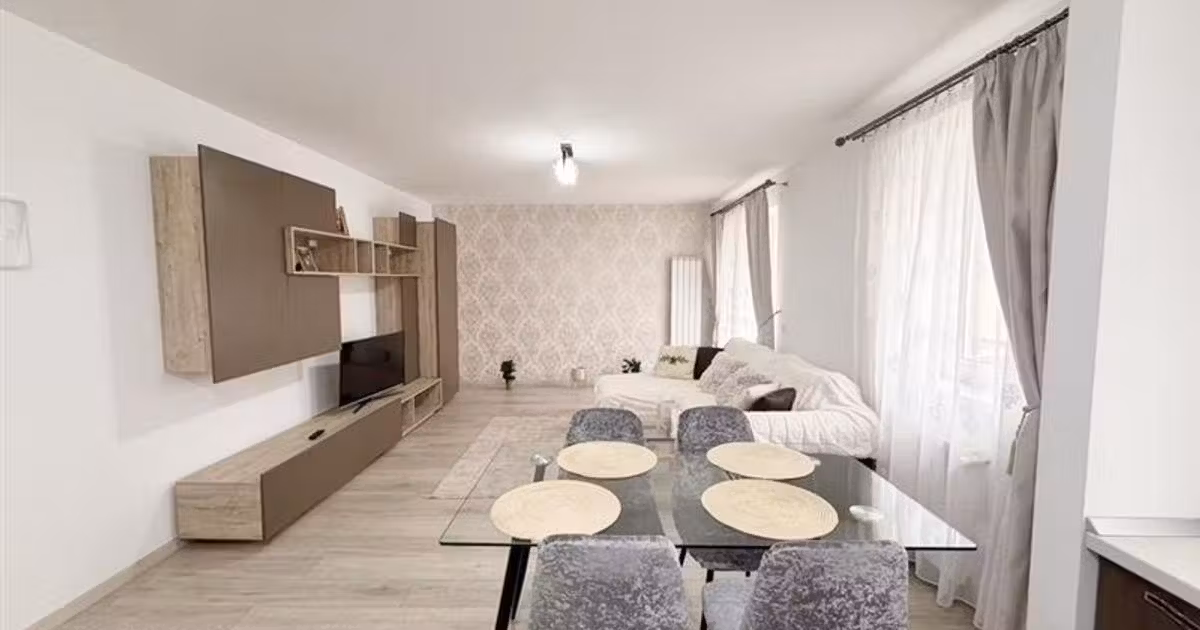 Apartament de vânzare cu 2 camere, mobilat în zona Tractorul, Brașov