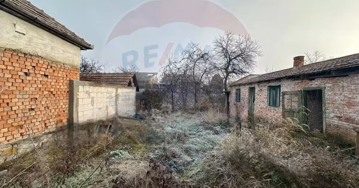 Casă de vânzare cu 6 camere în zona Aradul Nou, Arad