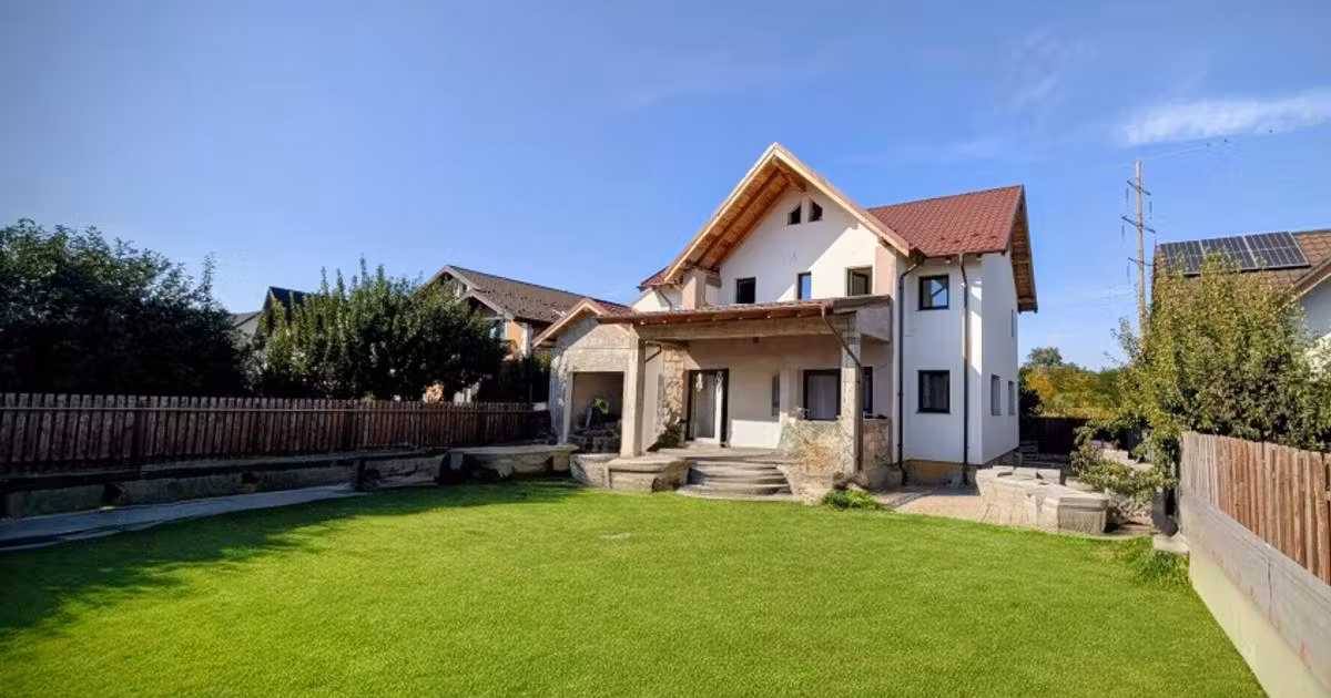 Casă individuală de vânzare cu 4 camere în zona Gherăiești, Bacău