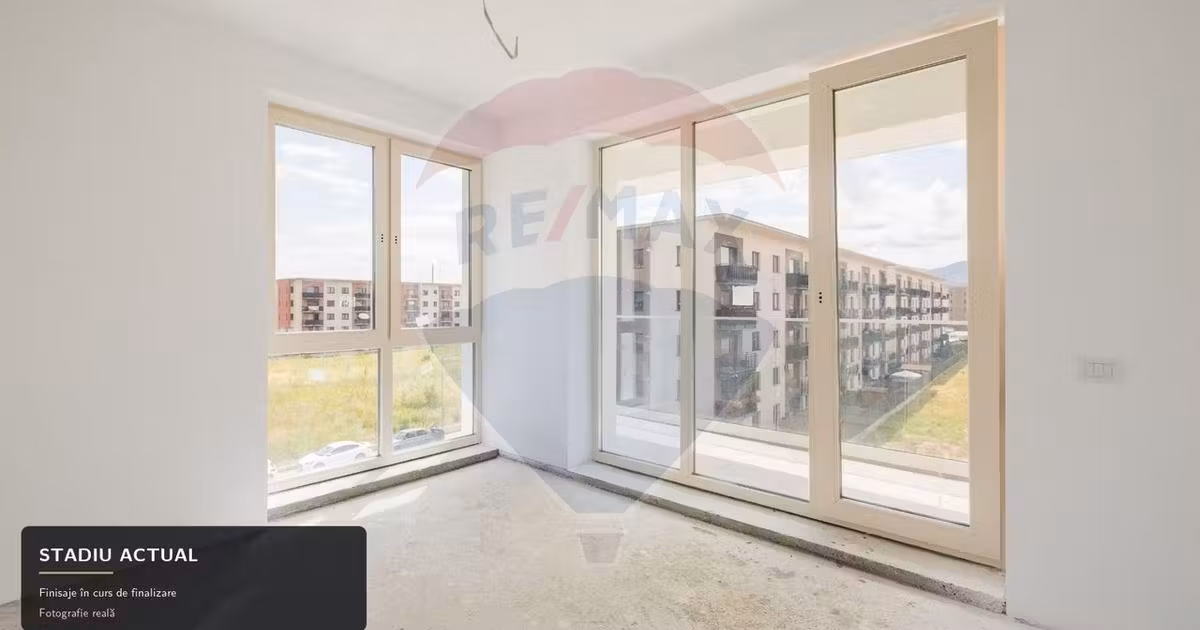 Apartament de vânzare cu 3 camere în zona Tractorul, Brașov