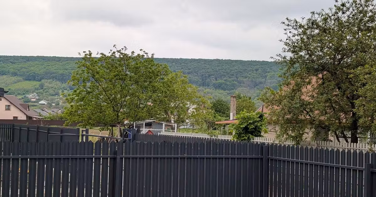 Casă individuală de vânzare cu 3 camere în zona Nord, Bacău