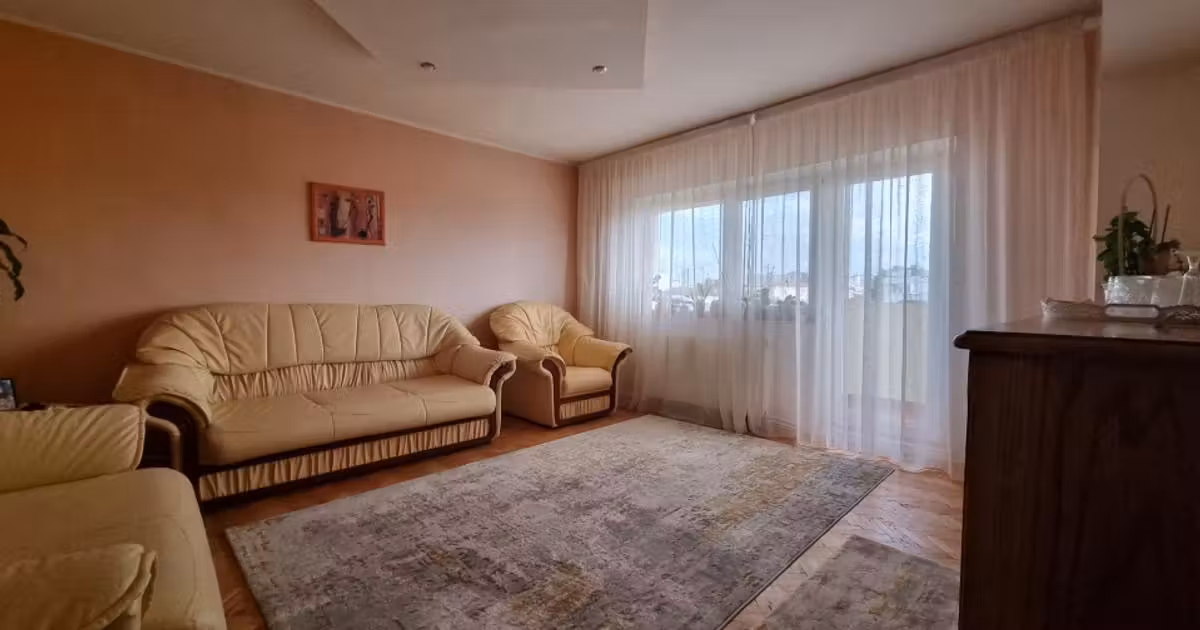 Apartament de vânzare cu 3 camere, mobilat în zona Banca Națională, Bacău