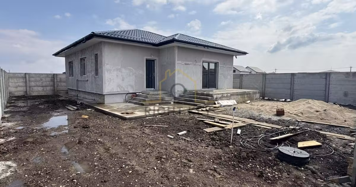 Casă individuală de vânzare cu 4 camere în Clinceni