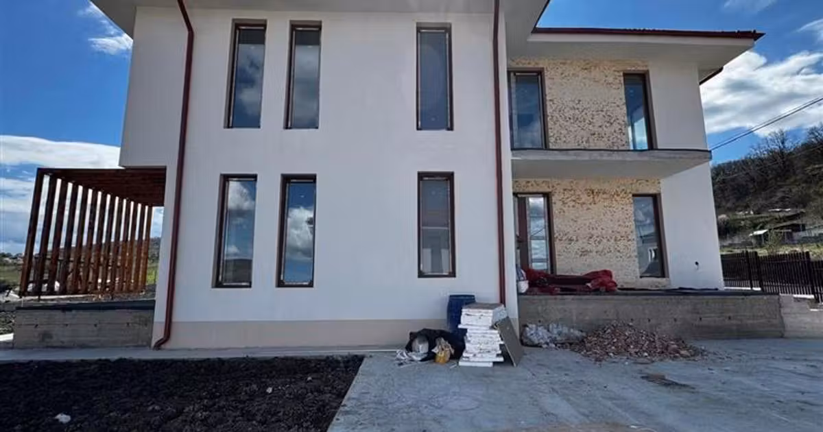 Casă individuală de vânzare cu 4 camere în Chinteni