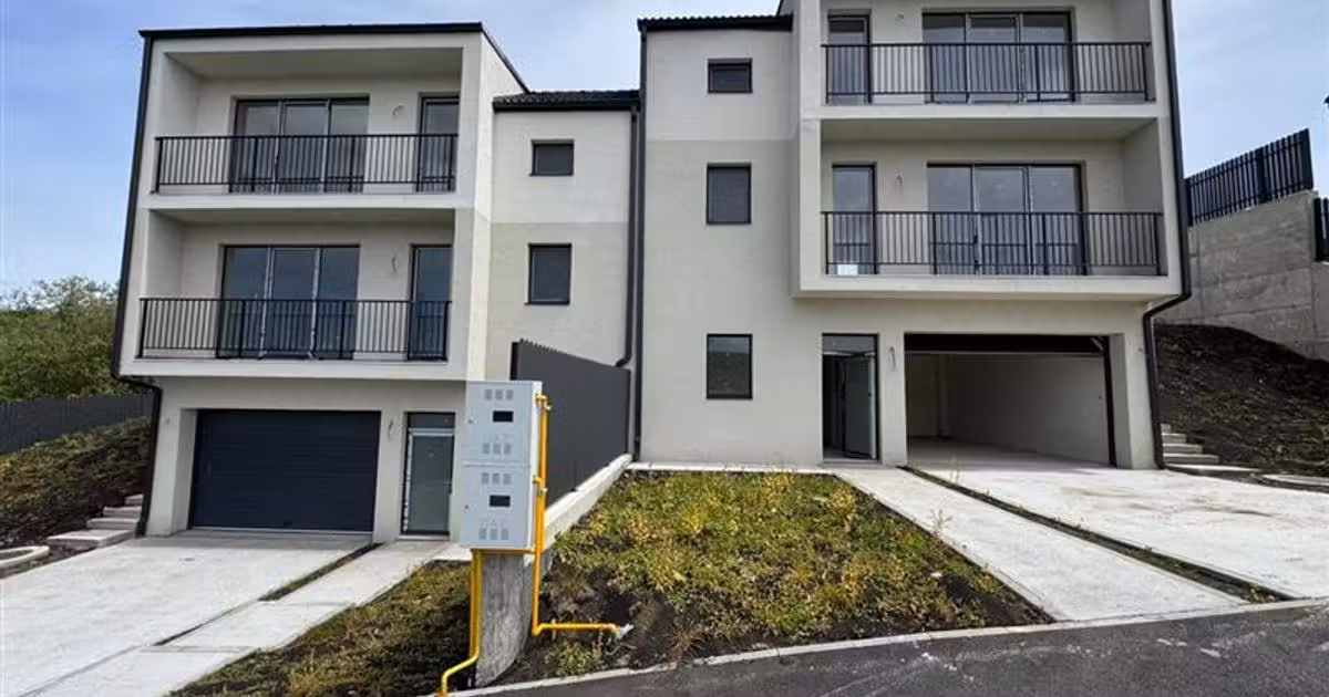 Duplex de vânzare cu 4 camere în Chinteni