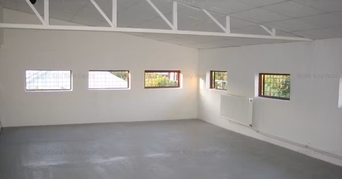 Spațiu comercial de vânzare 600 mp în Otopeni