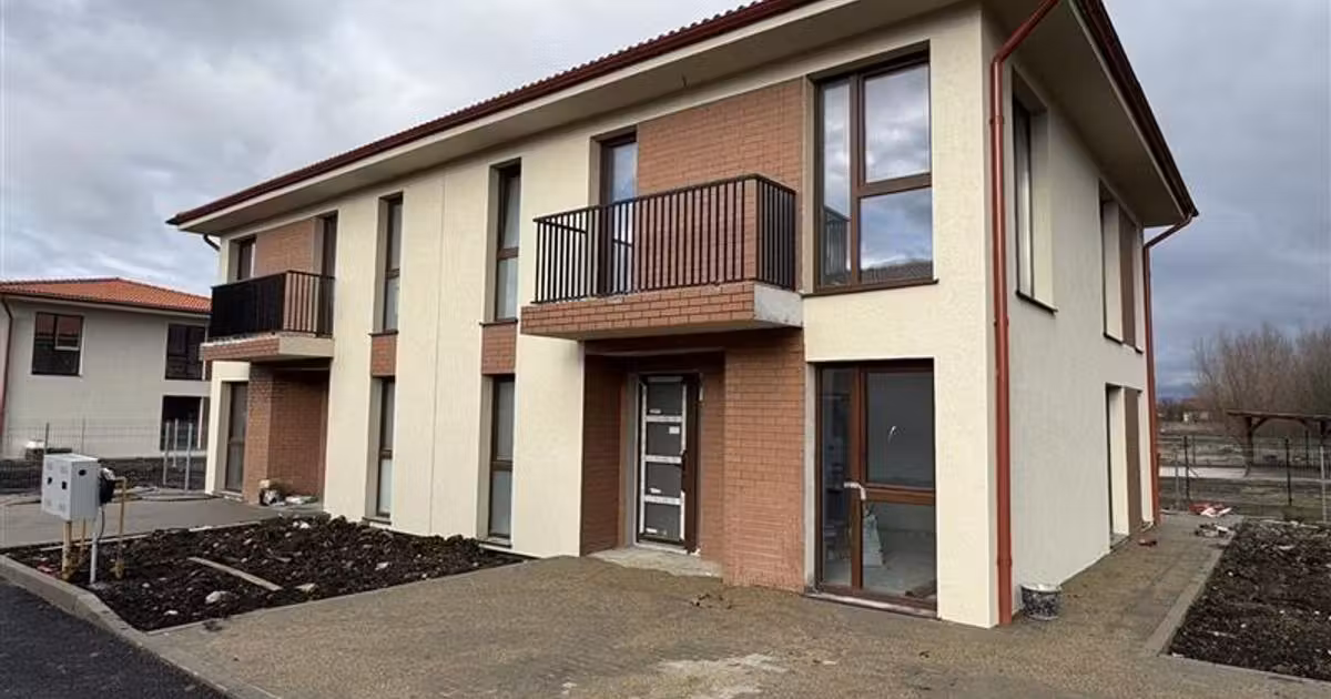 Duplex de vânzare cu 5 camere în Chinteni