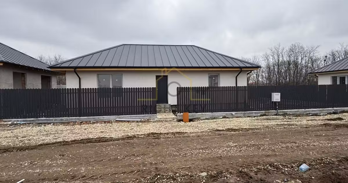 Casă individuală de vânzare cu 3 camere în Clinceni