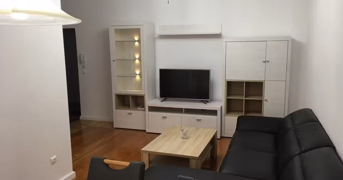 Apartament de vânzare cu 3 camere, mobilat în zona Lazaret, Sibiu
