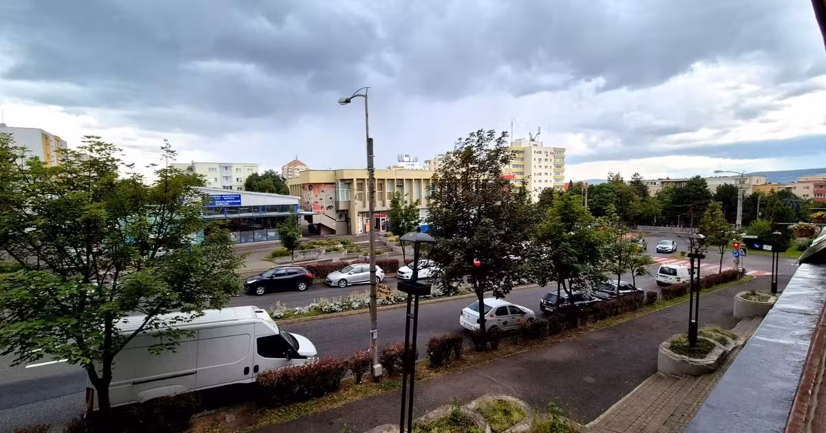 Apartament de vânzare cu 3 camere în zona Zorilor, Cluj-Napoca
