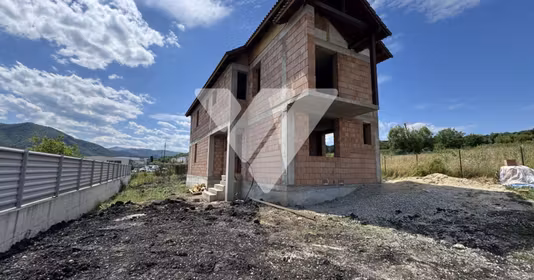 Casă Cisnădie