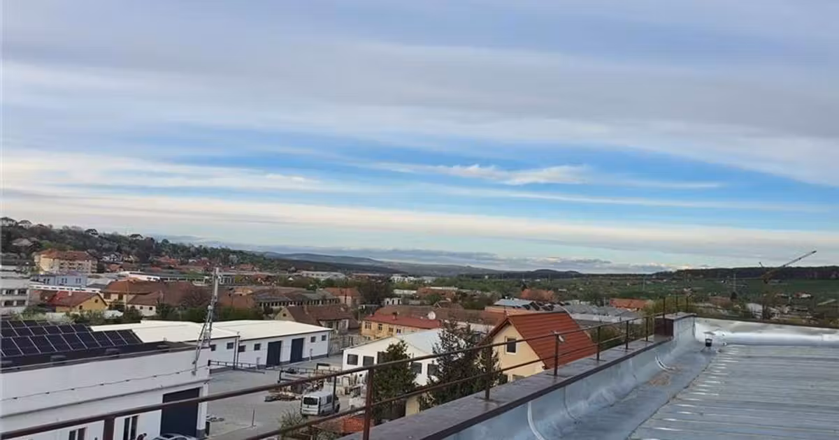 Spațiu industrial de vânzare de 1,300 mp, în Cisnădie