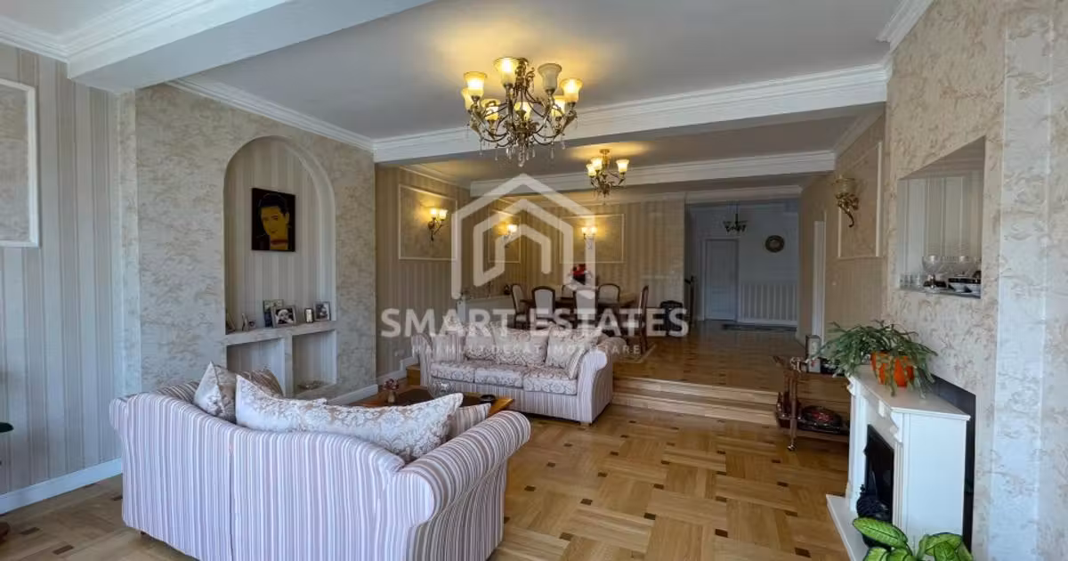 Casă individuală de vânzare cu 7 camere în zona Alexandru Obregia, Sector 4