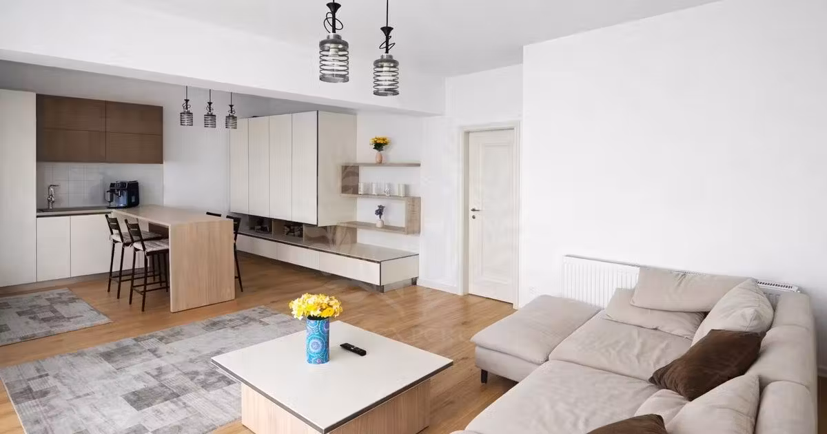 Apartament de vânzare cu 3 camere, mobilat în zona 9 Mai, Ploiești