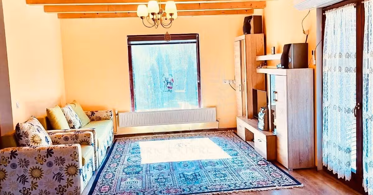 Casă individuală de vânzare cu 5 camere, mobilată în Breaza