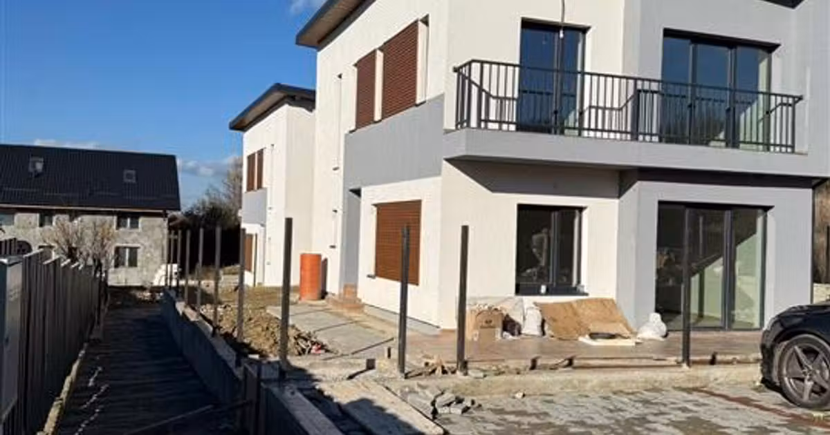 Casă de vânzare cu 4 camere în Bârnova