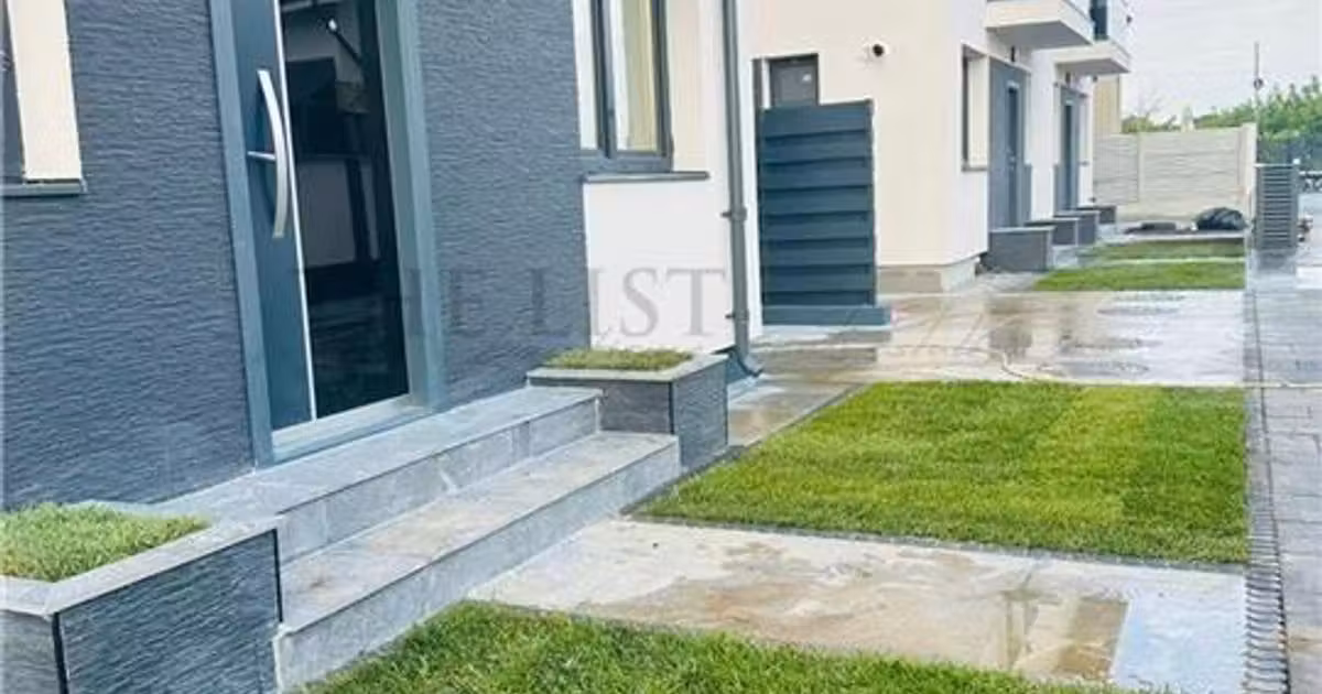 Casă individuală de vânzare cu 5 camere în Odăile