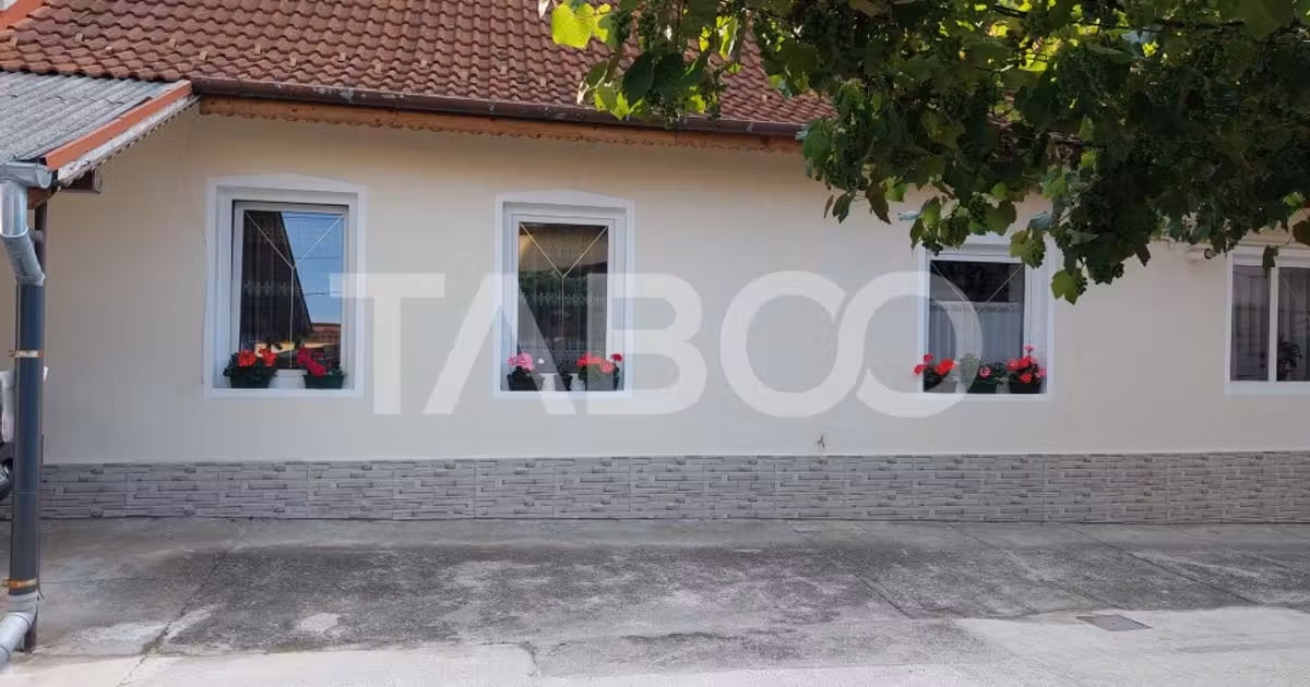 Casă de vânzare cu 4 camere, mobilată în Cisnădie