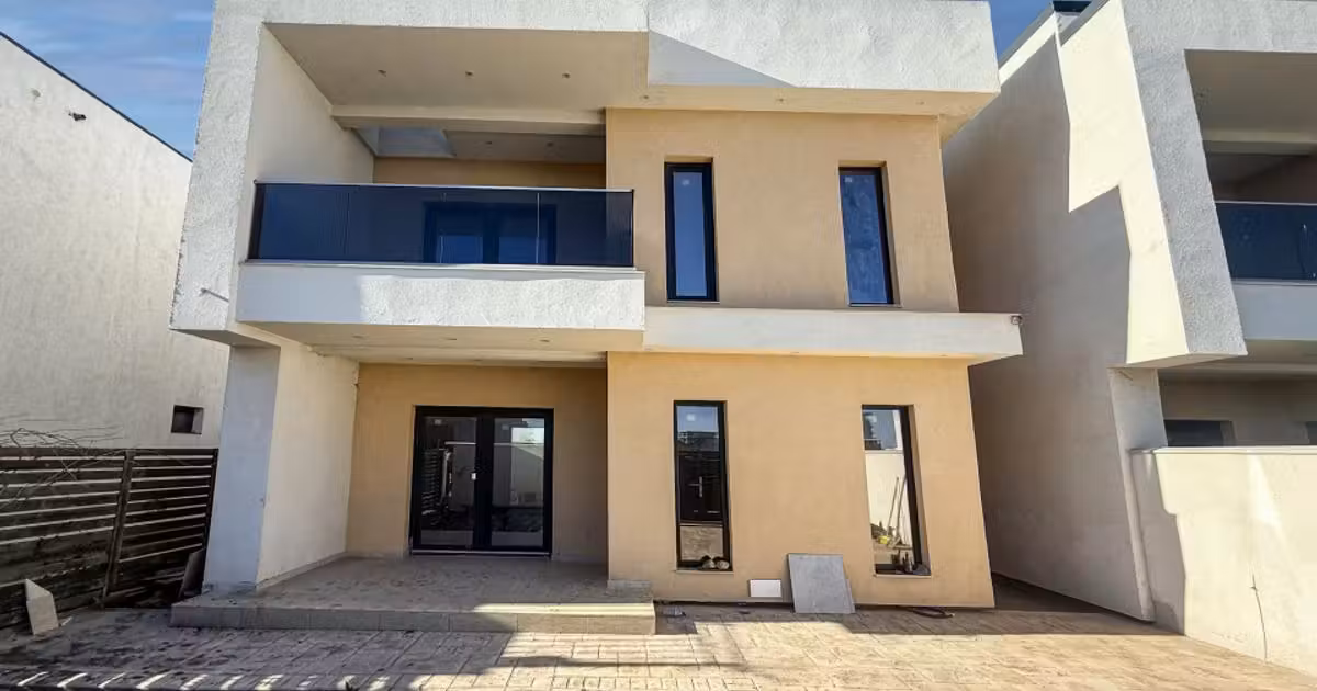 Casă individuală de vânzare cu 4 camere, mobilată în Mamaia-Sat