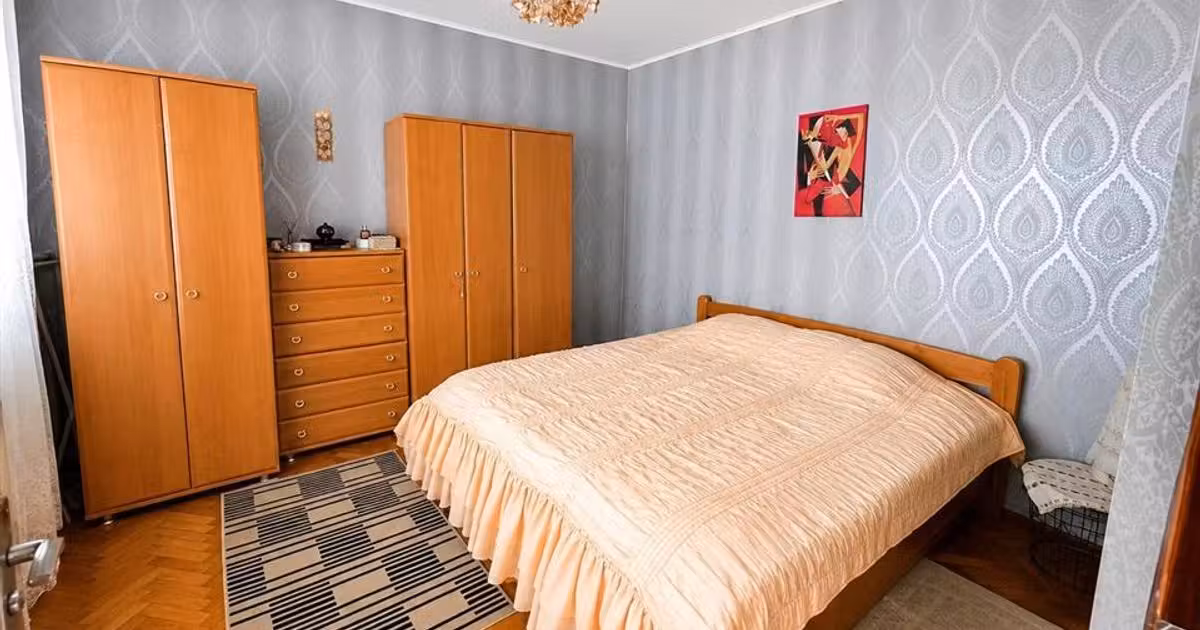 Apartament de vânzare cu 3 camere în zona Podu Roș, Iași