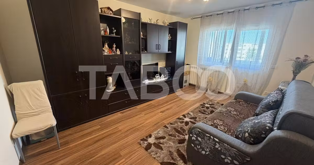 Apartament de vânzare cu 3 camere, mobilat în Făgăraș