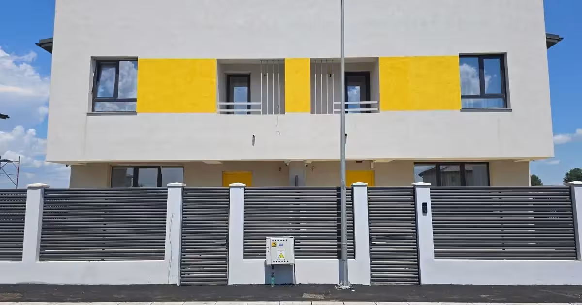 Casă de vânzare cu 4 camere în Berceni