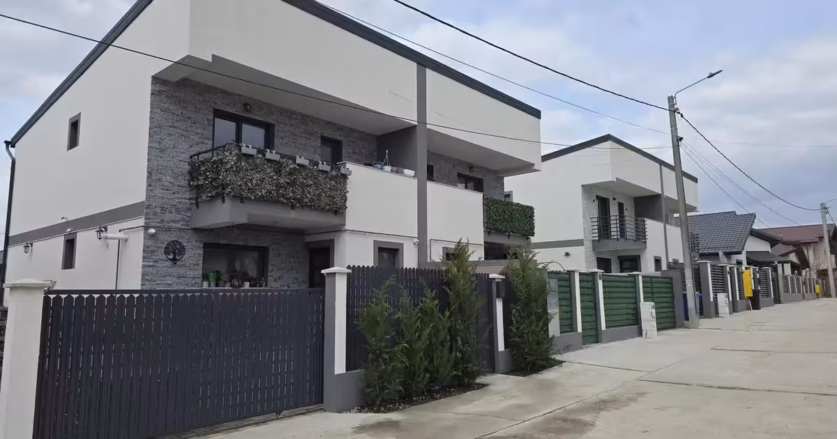 Casă de vânzare cu 4 camere în Berceni