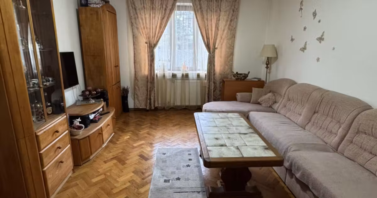 Apartament de vânzare cu 3 camere în zona Ultracentral, Ploiești