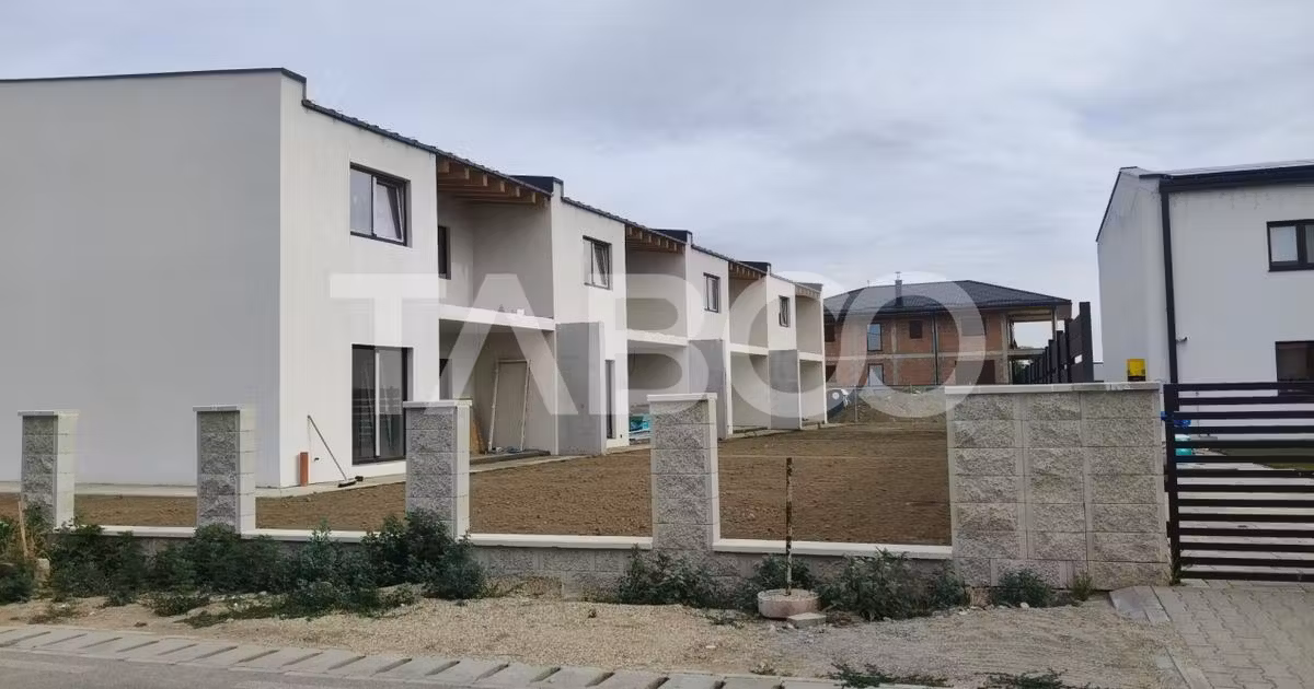 Casă de vânzare cu 4 camere în Sebeș