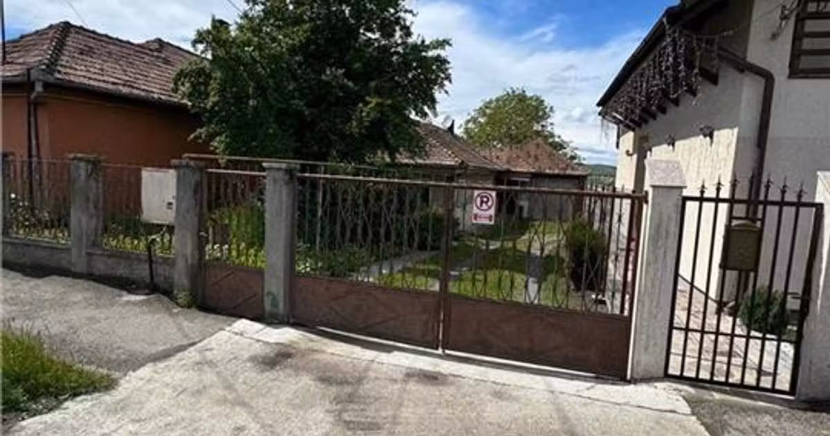 Casă de vânzare cu 2 camere în Apahida
