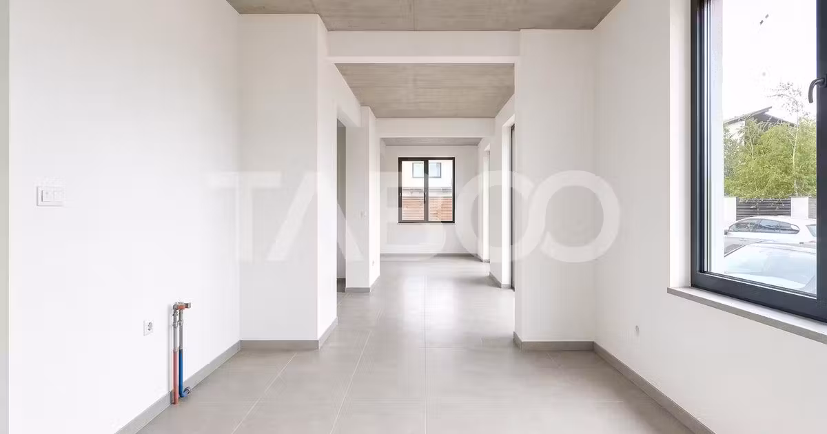 Spațiu comercial de vânzare de 108.00 mp, în Șelimbăr