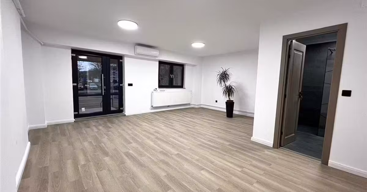 Birou de vânzare de 74 mp, în zona Central, Bistrița