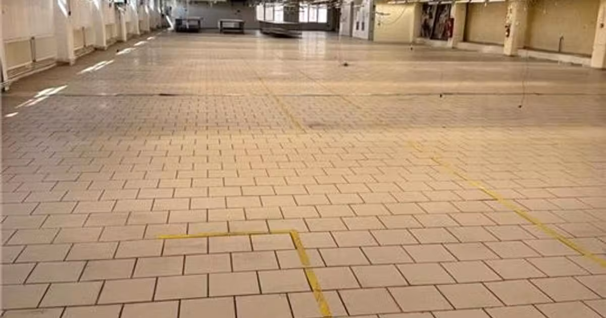 Spațiu industrial de vânzare de 1,590 mp, în zona Iris, Cluj-Napoca