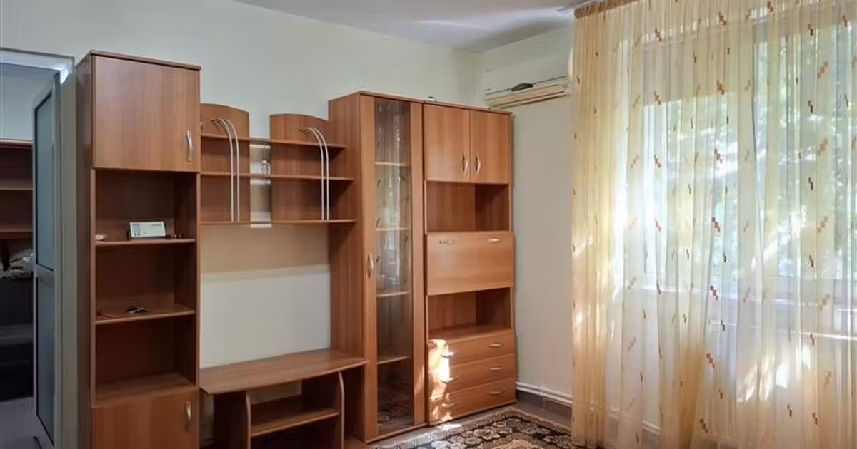 Apartament de vânzare cu 2 camere, mobilat în zona Gară, Focșani