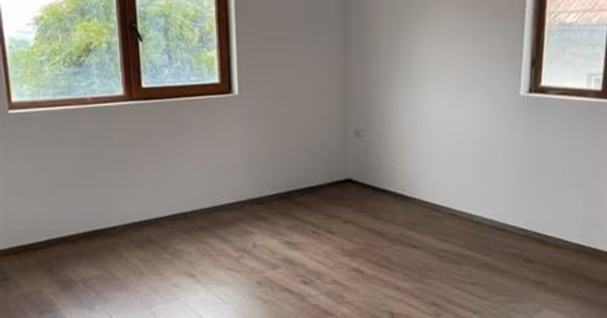 Casă individuală de vânzare cu 4 camere în Săcele