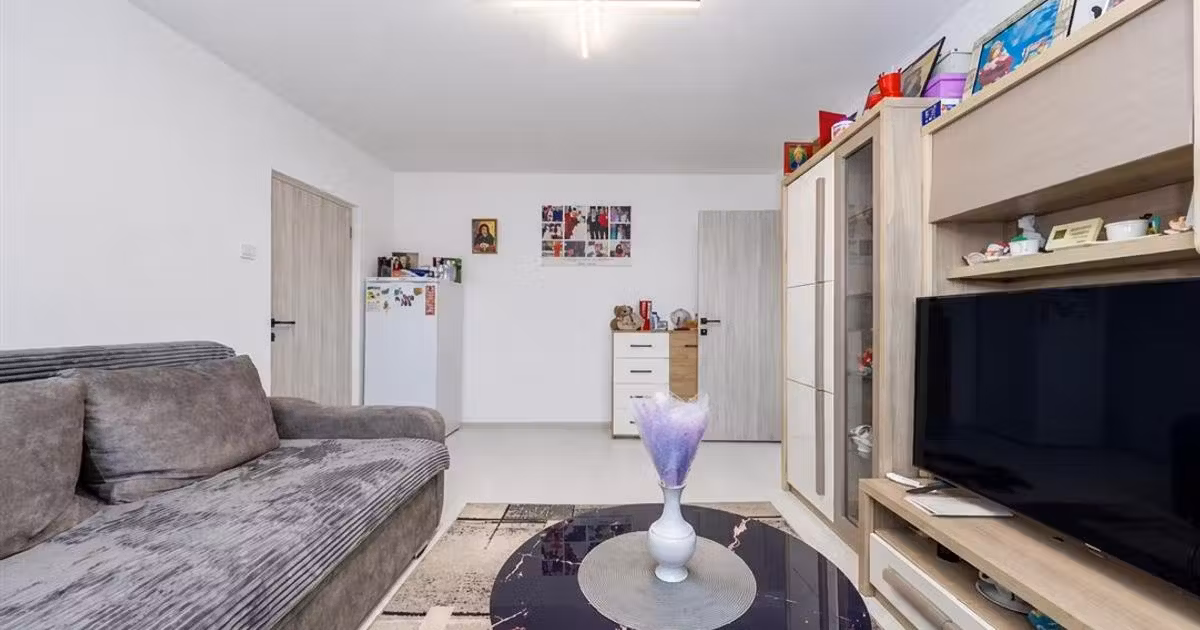 Apartament de vânzare cu 3 camere, mobilat în Săcele