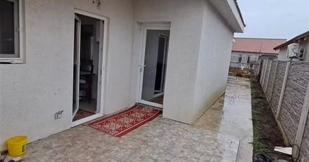 Casă individuală de vânzare cu 5 camere în zona Exterior Nord, Timișoara