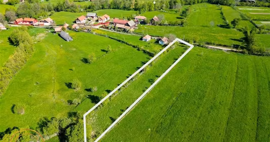Teren Exterior Est