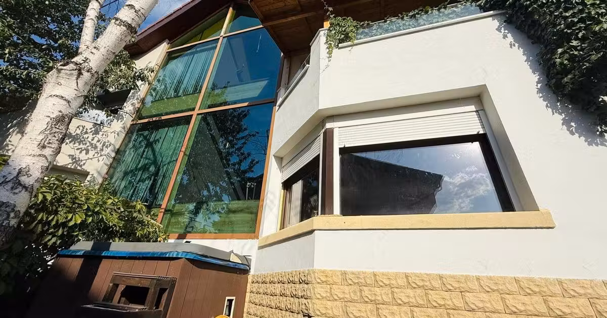 Casă individuală de vânzare cu 6 camere în zona Iancu Nicolae, Sector 1
