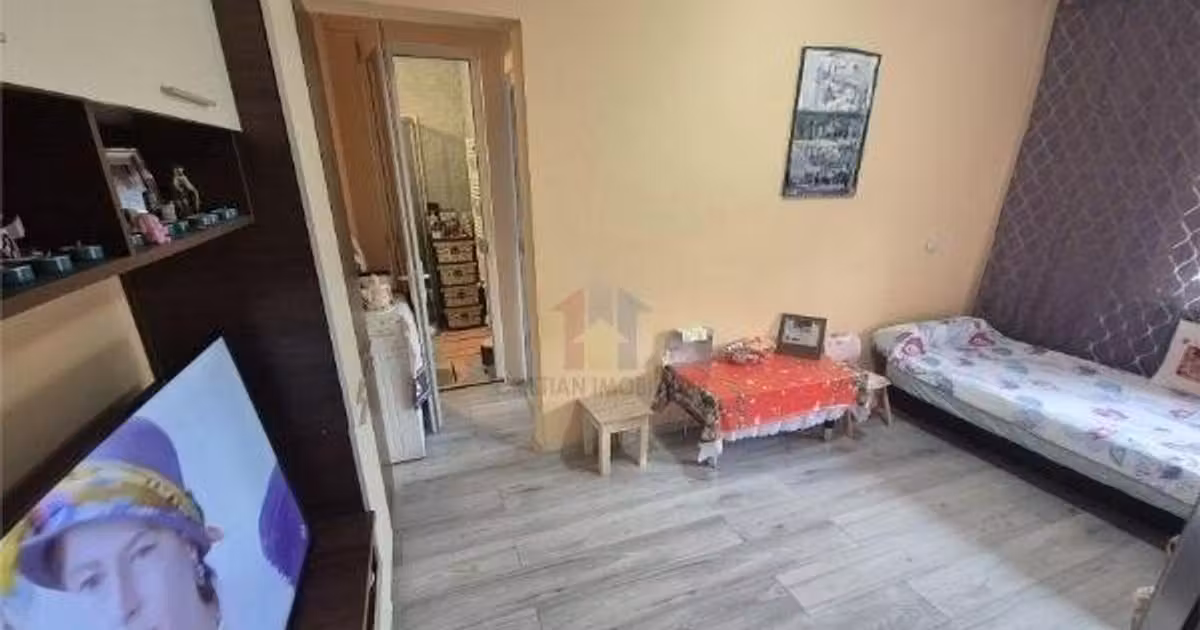Apartament de vânzare cu 2 camere în zona Hipodrom, Brăila