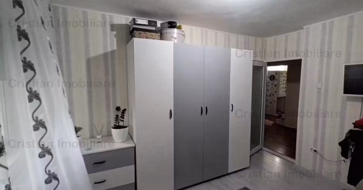Apartament de vânzare cu 3 camere în zona Viziru 3, Brăila
